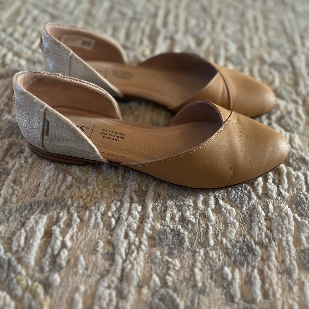 Nude D’Orsay Toms Flats Size 7
